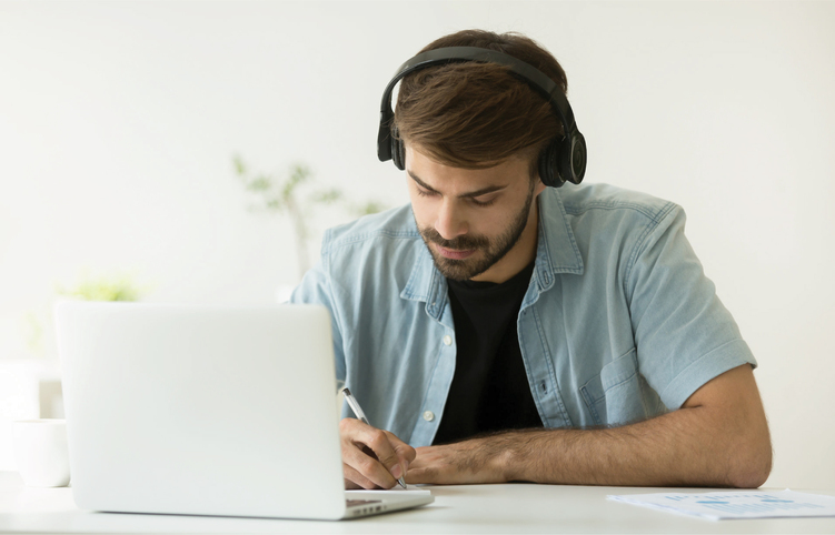 Tổng hợp các kênh Podcast tốt nhất để cải thiện IELTS Listening